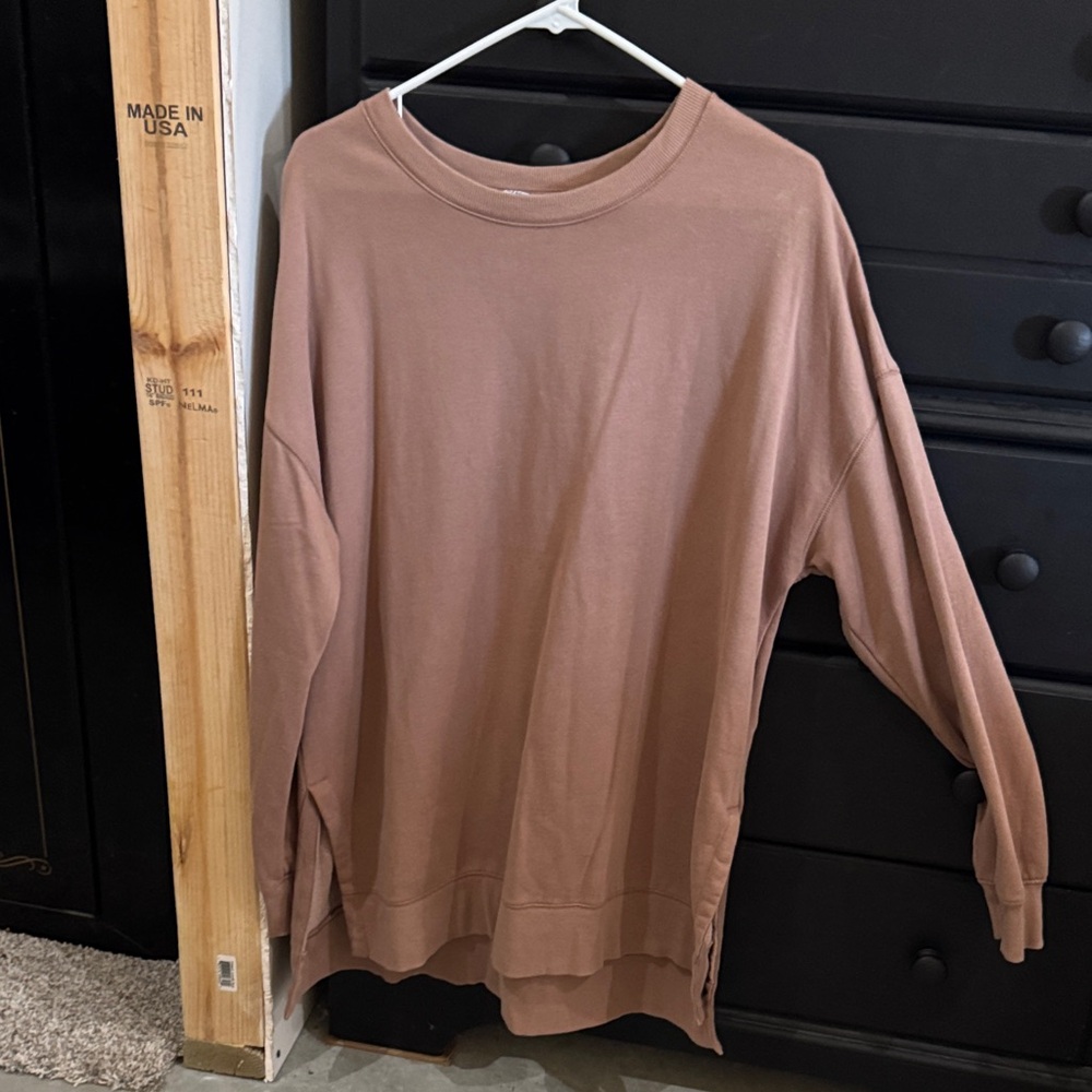 Old Navy Women's Tan Crew Neck Sweater